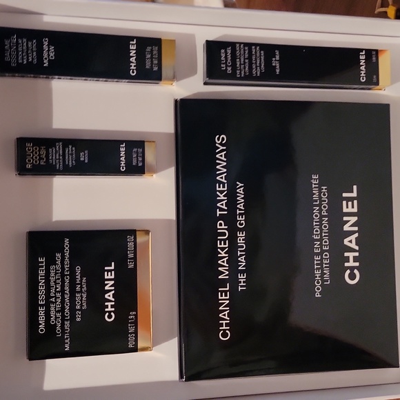 CHANEL Other - Chanel Makeup takeaways  The Nature Getaway